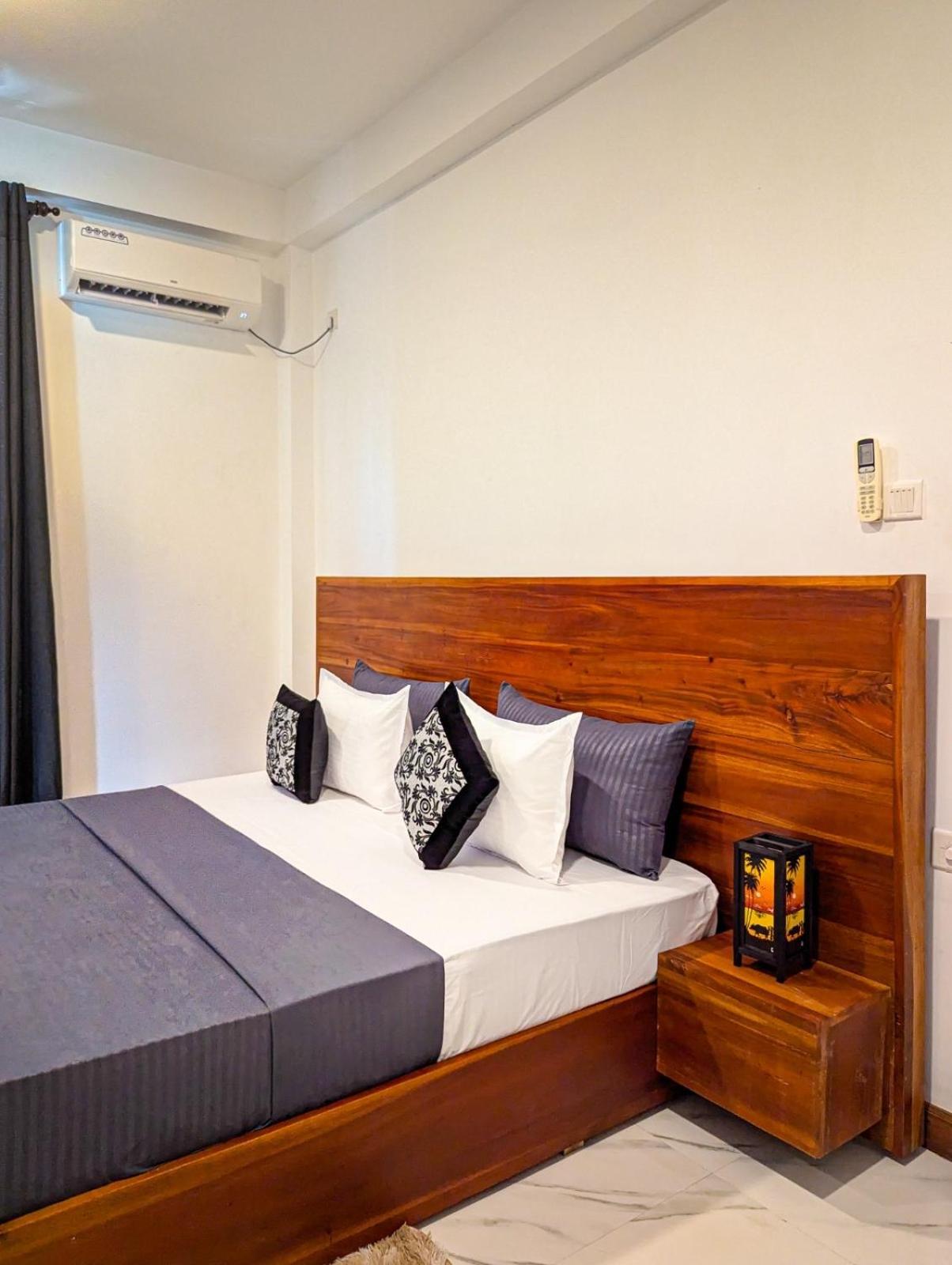 Airport Hotel By Cmb Apartments Negombo Exterior photo