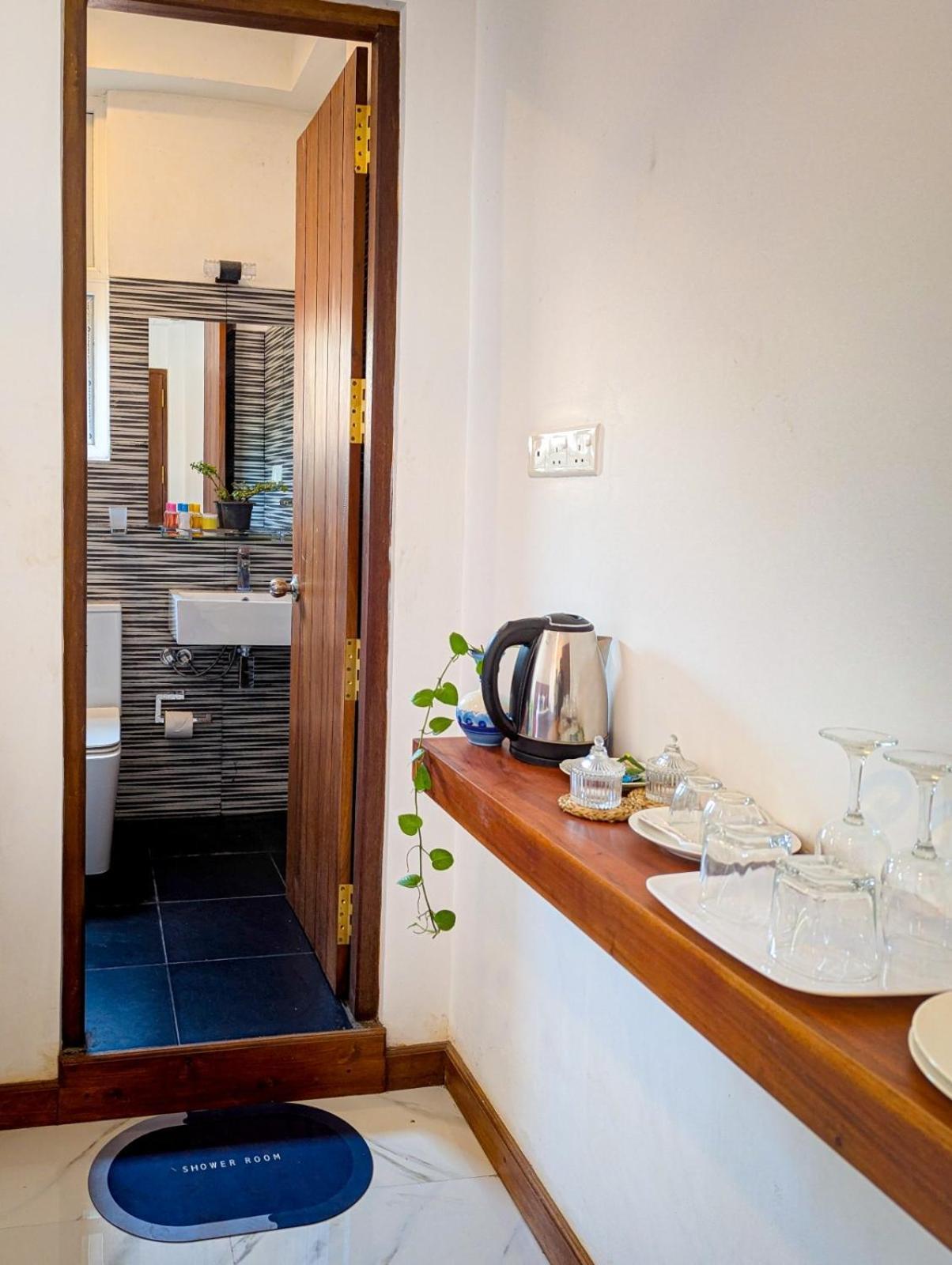 Airport Hotel By Cmb Apartments Negombo Exterior photo