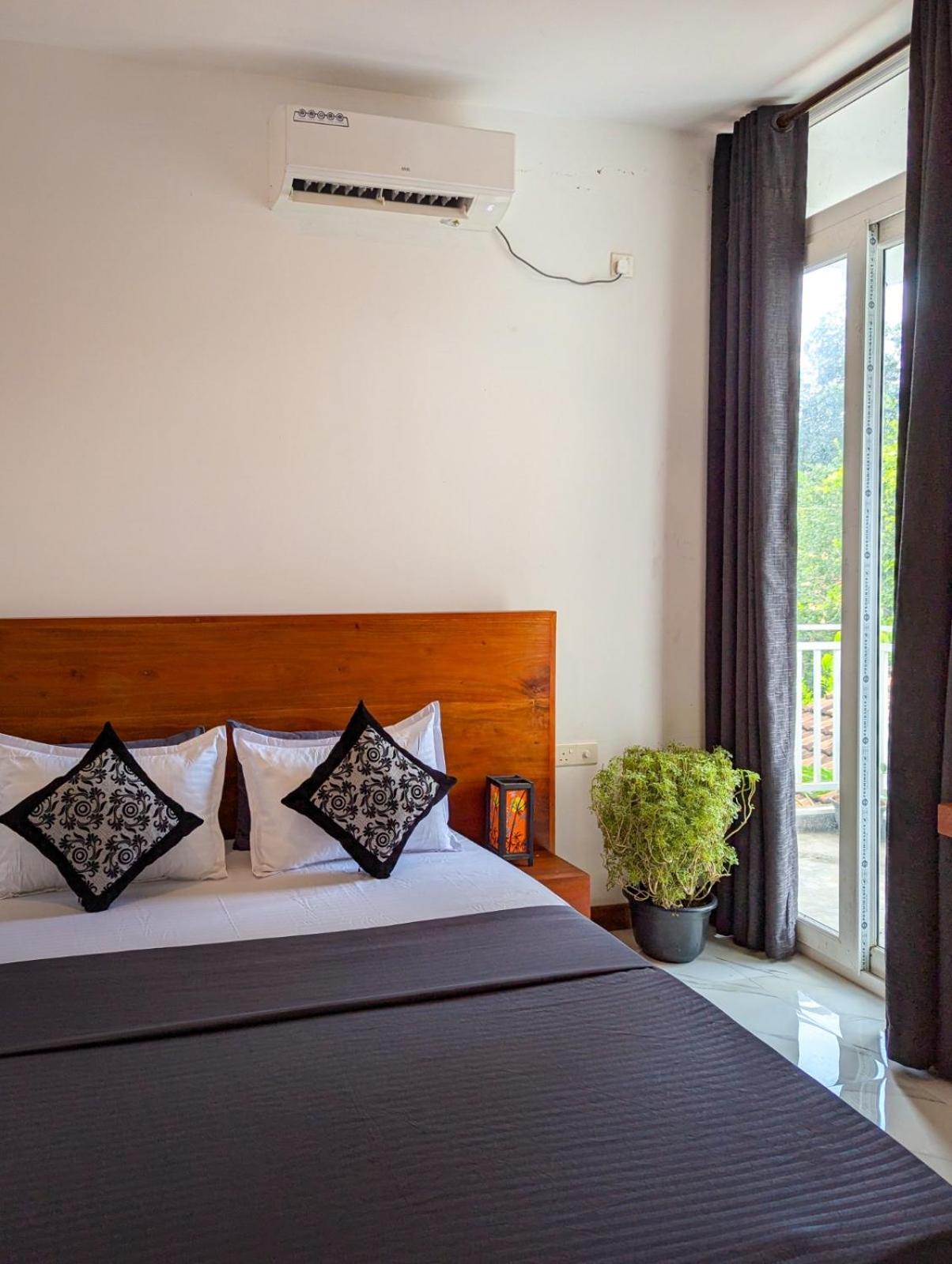 Airport Hotel By Cmb Apartments Negombo Exterior photo