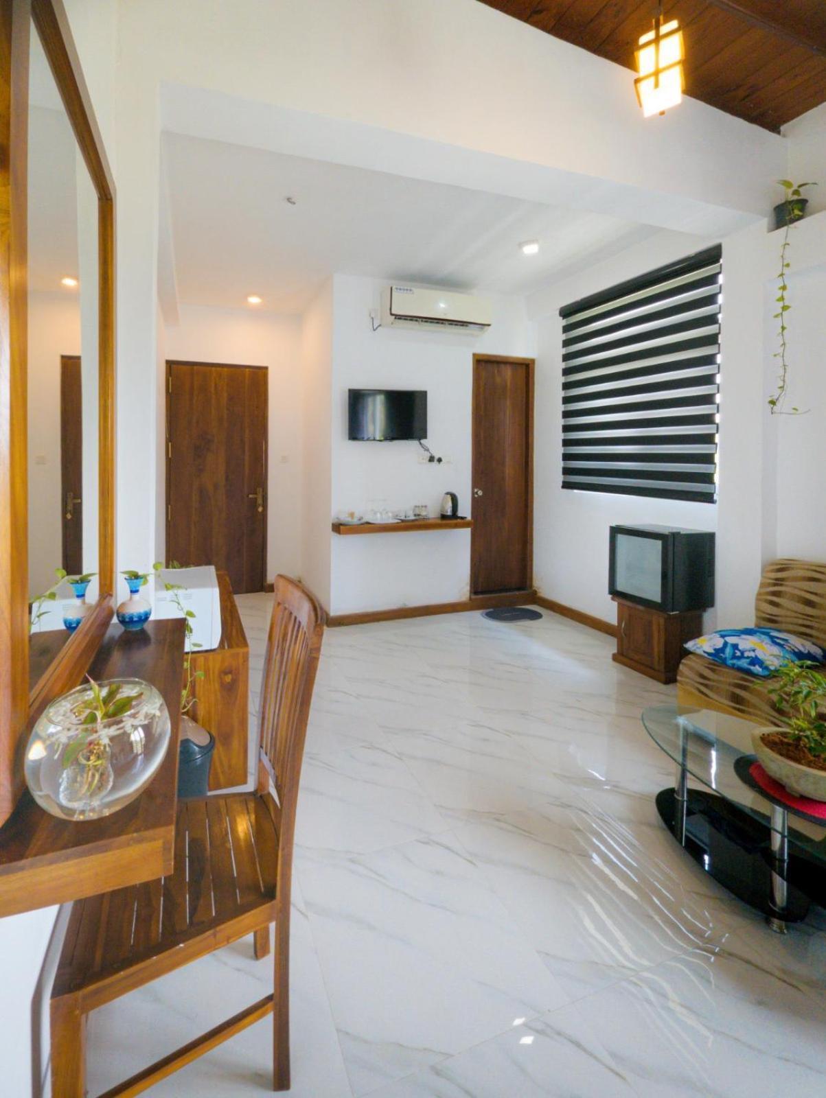 Airport Hotel By Cmb Apartments Negombo Exterior photo
