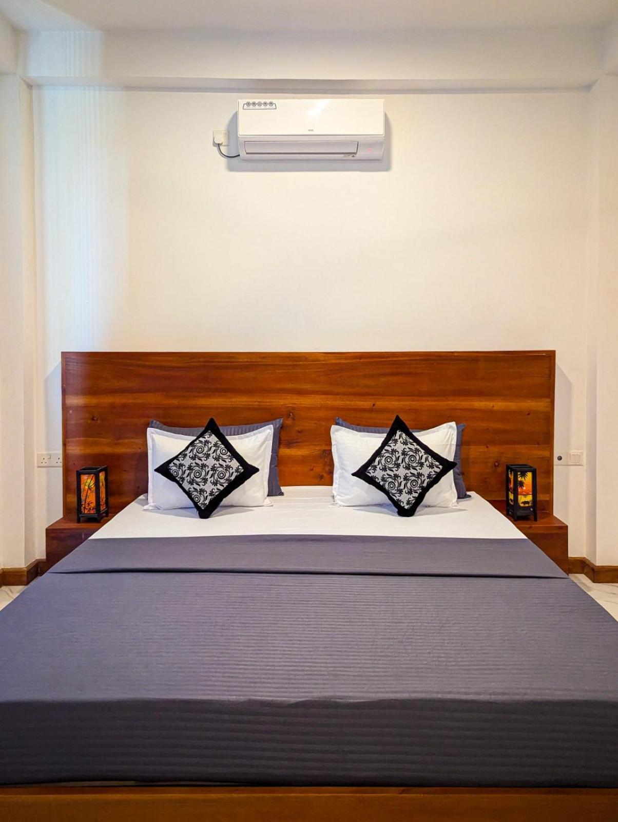 Airport Hotel By Cmb Apartments Negombo Exterior photo
